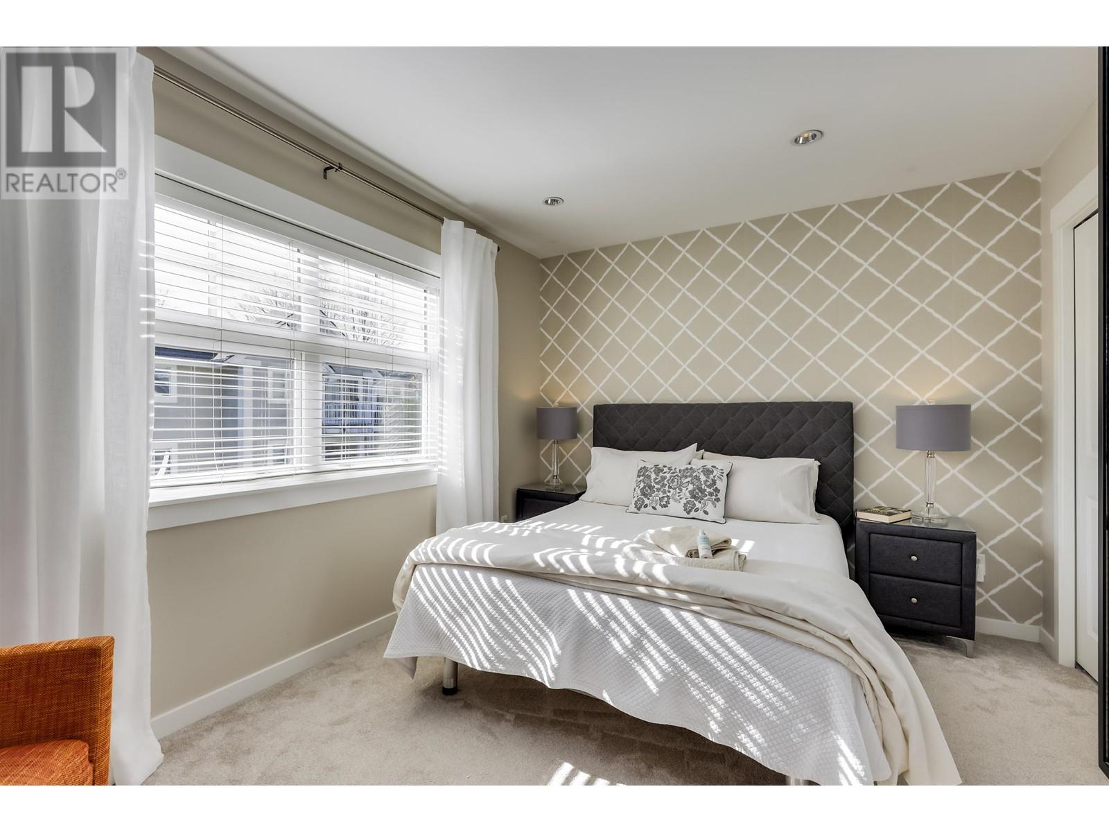 Listing Picture 17 of 25 : 950 W 15TH AVENUE, Vancouver / 溫哥華 - 魯藝地產 Yvonne Lu Group - MLS Medallion Club Member