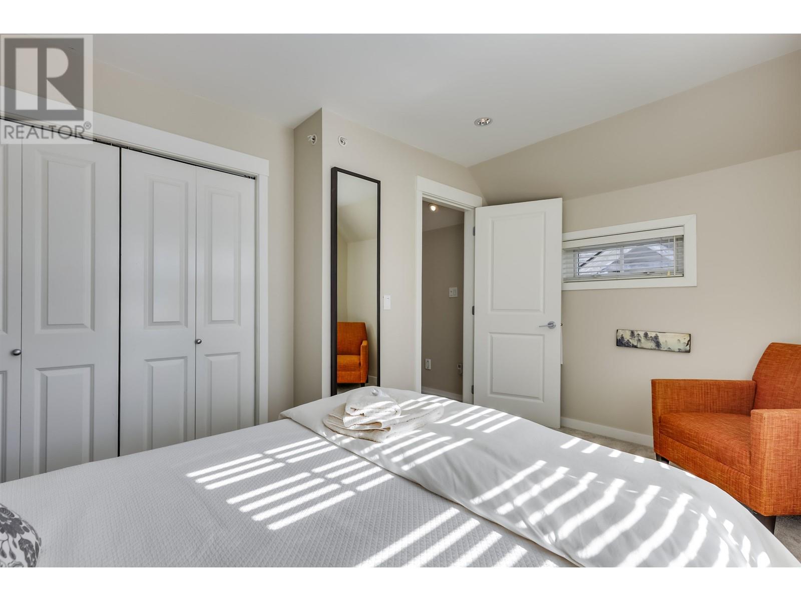 Listing Picture 18 of 25 : 950 W 15TH AVENUE, Vancouver / 溫哥華 - 魯藝地產 Yvonne Lu Group - MLS Medallion Club Member