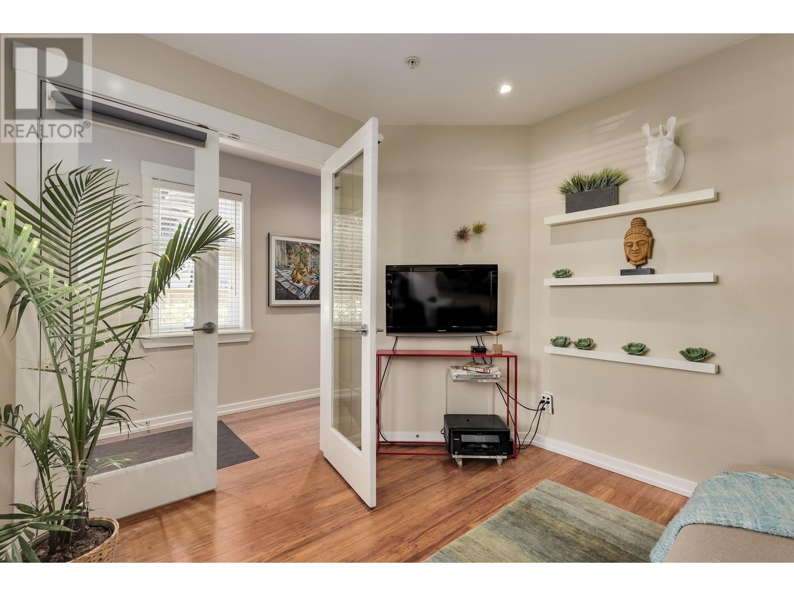 Listing Picture 20 of 25 : 950 W 15TH AVENUE, Vancouver / 溫哥華 - 魯藝地產 Yvonne Lu Group - MLS Medallion Club Member