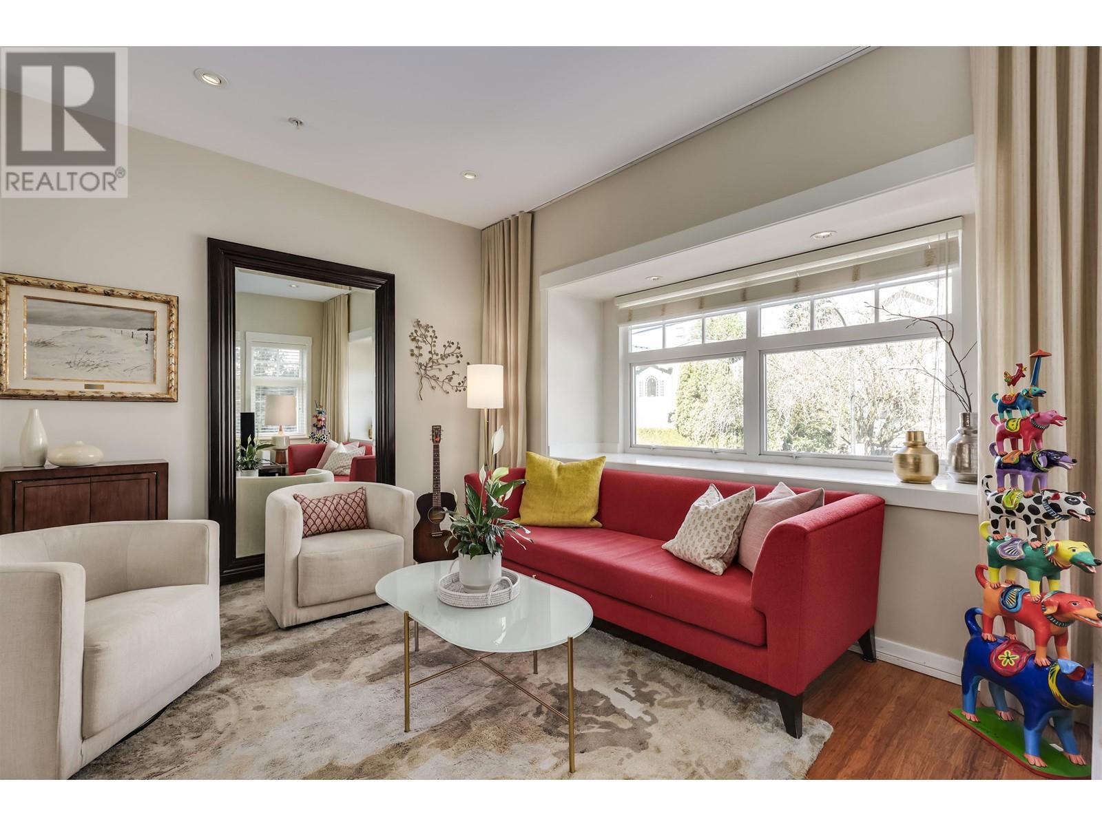 Listing Picture 4 of 25 : 950 W 15TH AVENUE, Vancouver / 溫哥華 - 魯藝地產 Yvonne Lu Group - MLS Medallion Club Member