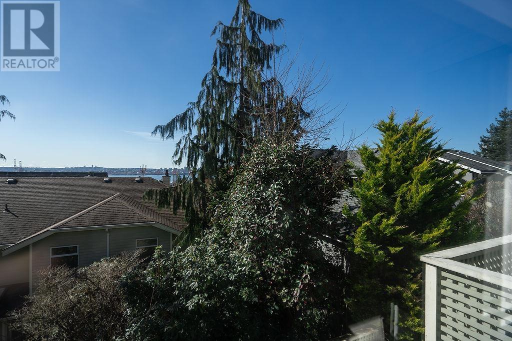 417 St Andrews Avenue, North Vancouver, British Columbia  V7L 4S7 - Photo 15 - R2975678