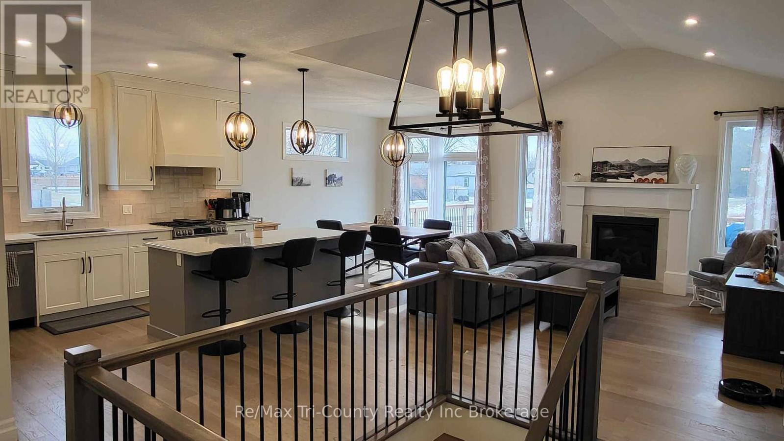 Property at 27 KEBA CRESCENT E image 5