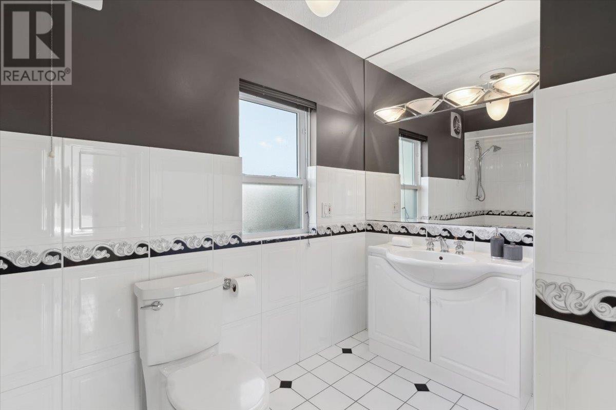 3913 Dundas Street, Burnaby, British Columbia  V5C 1A6 - Photo 24 - R2975603