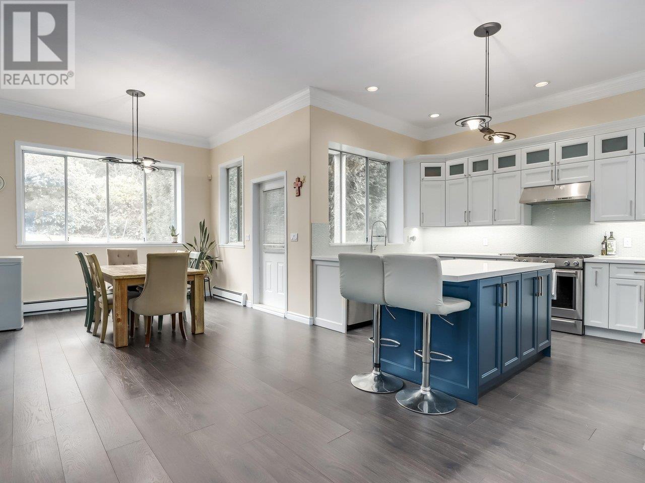 305 Sorrento Place, Coquitlam, British Columbia  V3K 6P4 - Photo 10 - R2975658