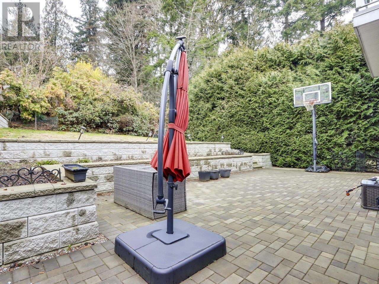 305 Sorrento Place, Coquitlam, British Columbia  V3K 6P4 - Photo 38 - R2975658