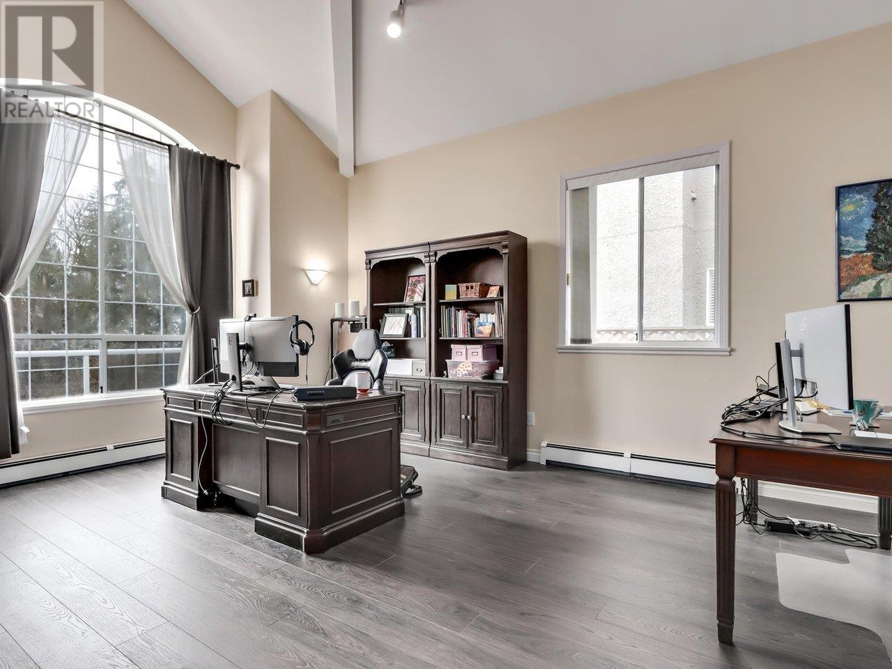 305 Sorrento Place, Coquitlam, British Columbia  V3K 6P4 - Photo 6 - R2975658