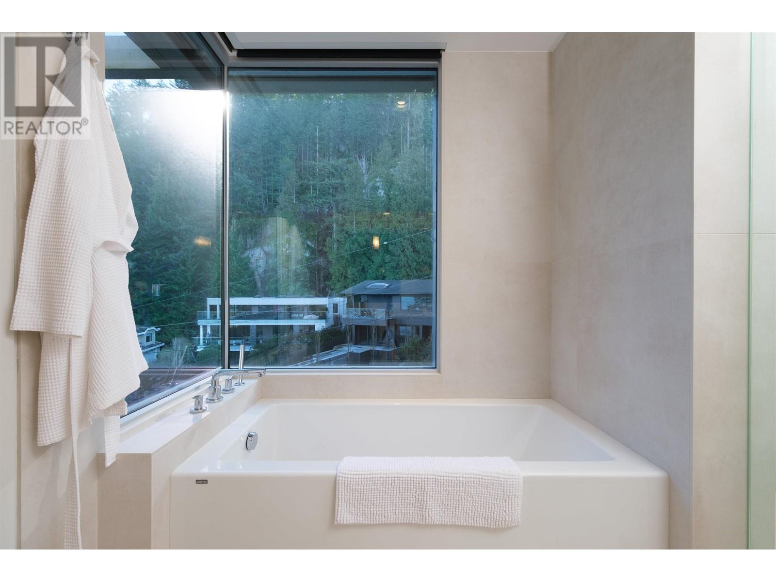 6911 Isleview Road, West Vancouver, British Columbia  V7W 7W2 - Photo 19 - R2975643