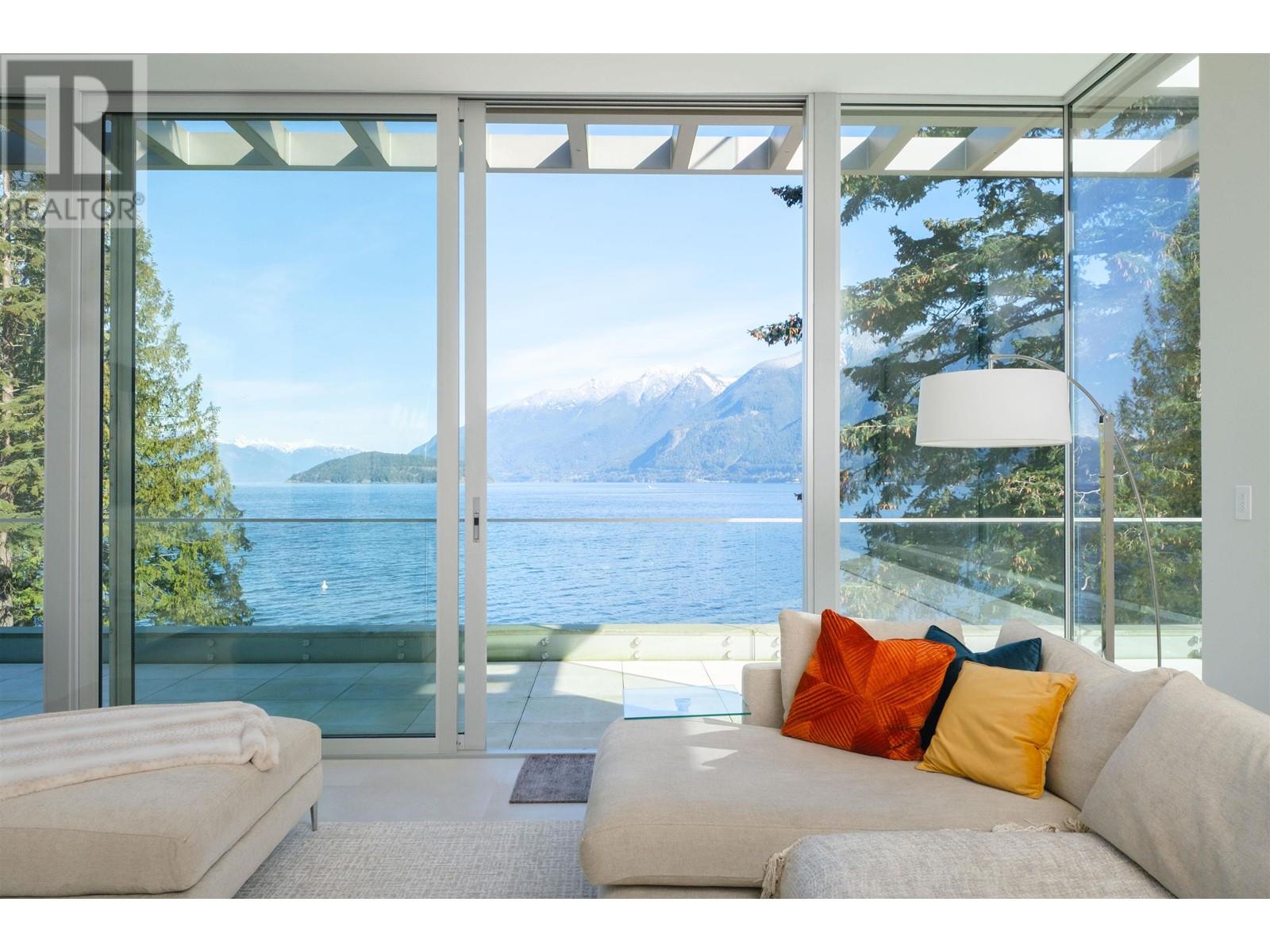 6911 Isleview Road, West Vancouver, British Columbia  V7W 7W2 - Photo 2 - R2975643
