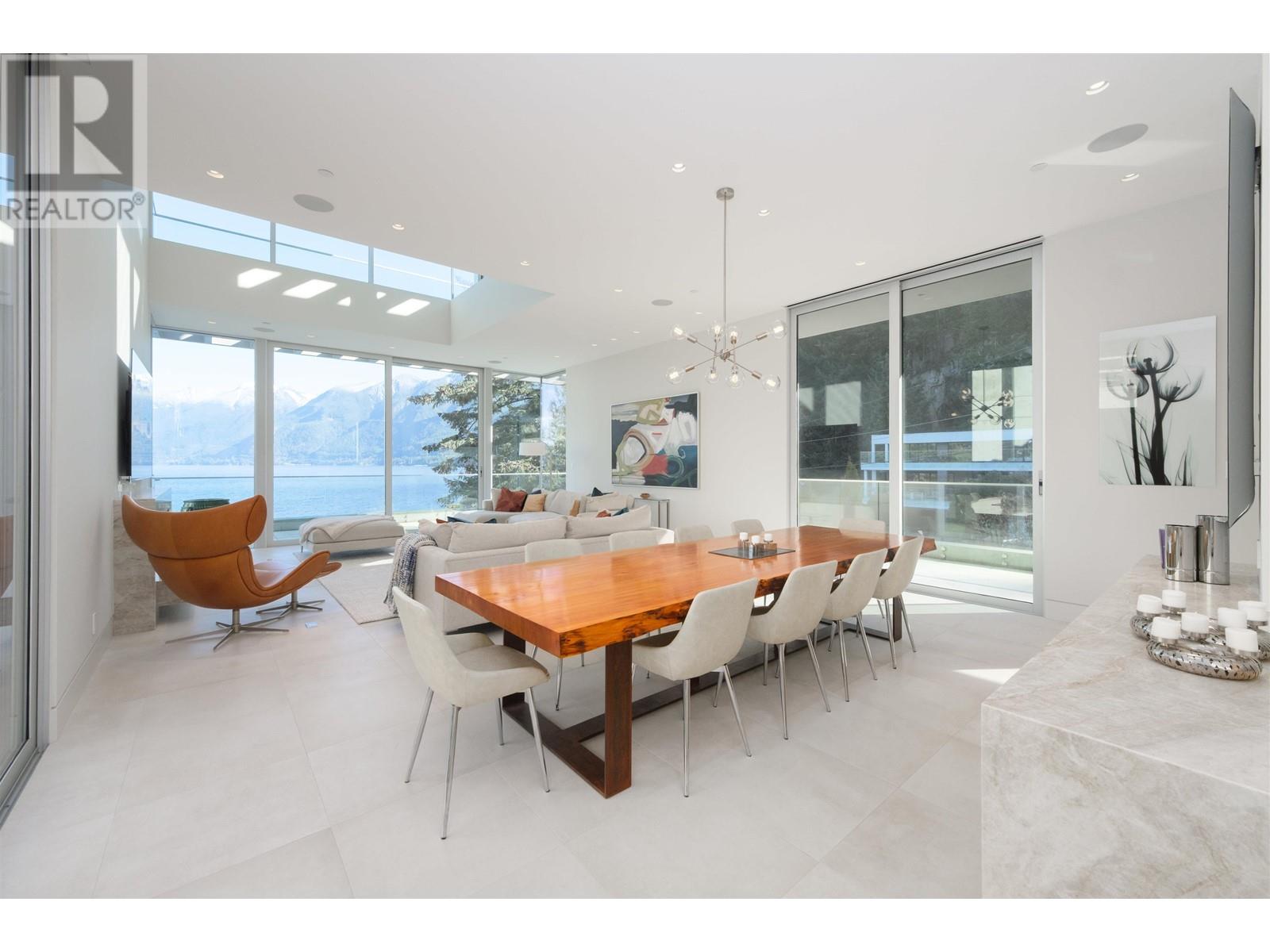 6911 Isleview Road, West Vancouver, British Columbia  V7W 7W2 - Photo 3 - R2975643