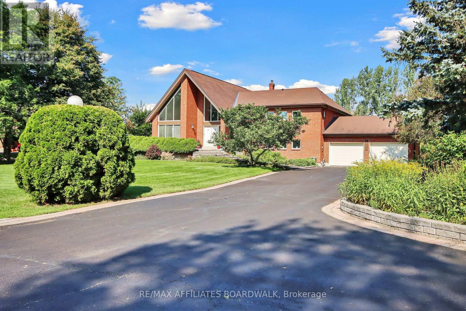 Property at 1700 LAKESHORE DRIVE image 4