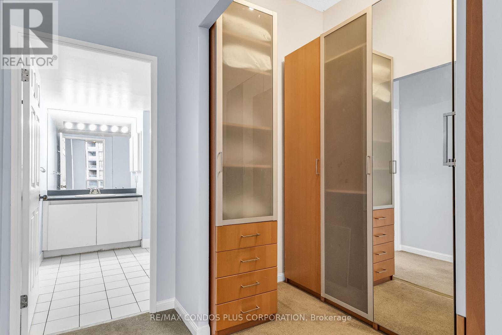 2403 - 24 Wellesley Street W, Toronto, Ontario  M4Y 2X6 - Photo 10 - C12011038