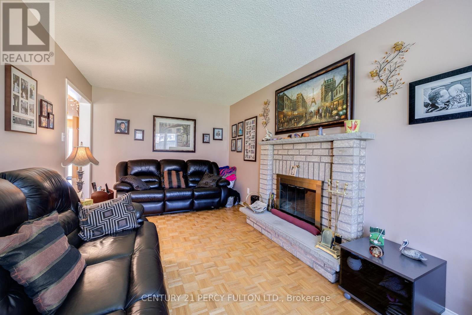 249 Mossbrook Square, Pickering, Ontario  L1V 6P9 - Photo 12 - E12011013