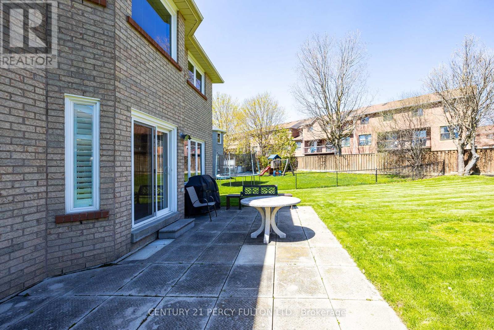 249 Mossbrook Square, Pickering, Ontario  L1V 6P9 - Photo 34 - E12011013