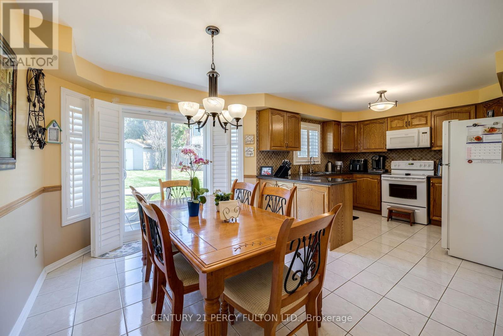 249 Mossbrook Square, Pickering, Ontario  L1V 6P9 - Photo 9 - E12011013