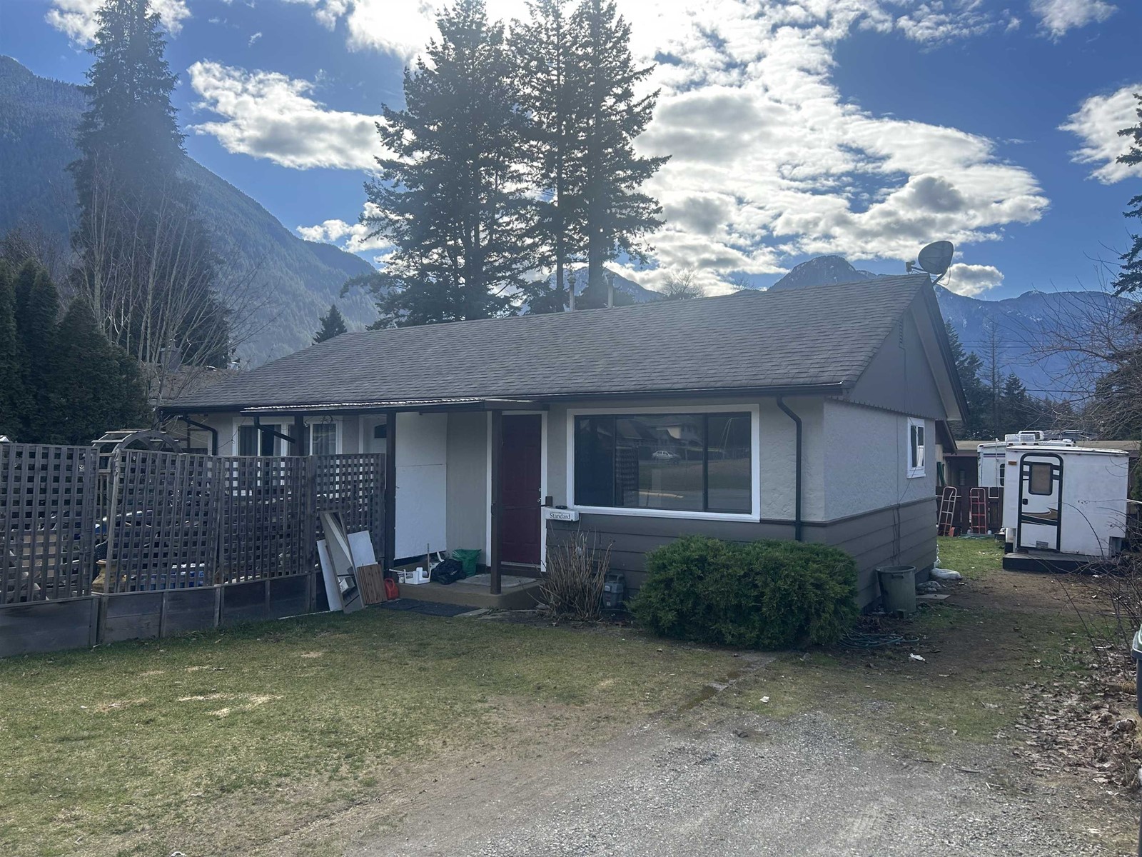 534 536 6th Avenue, Hope, Hope, British Columbia  V0X 1L0 - Photo 3 - R2974990