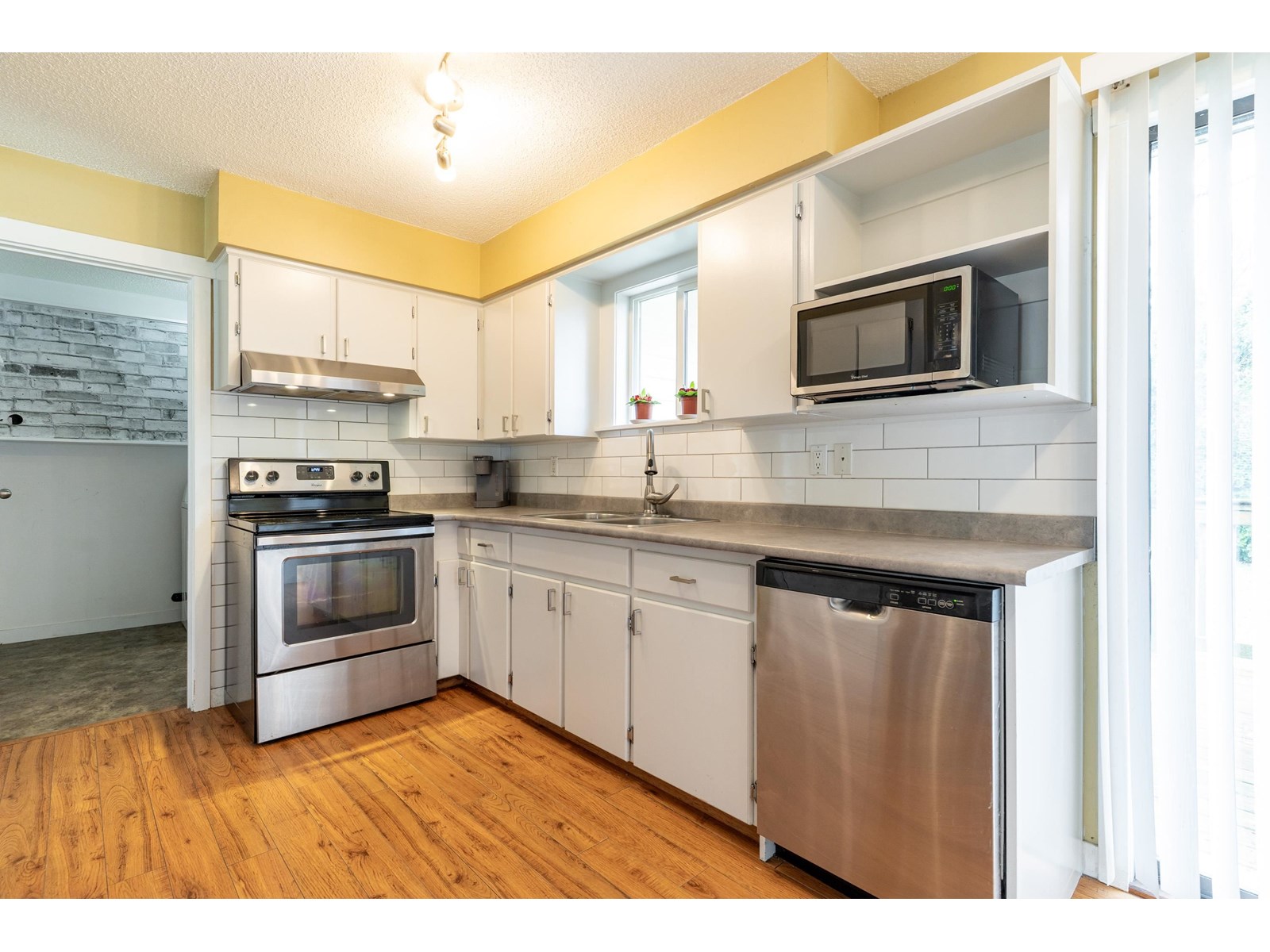 10259 143a Street, Surrey, British Columbia  V3T 5C1 - Photo 8 - R2969533