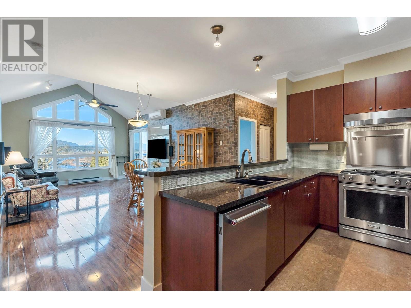 502 14 E ROYAL AVENUE, new westminster, British Columbia