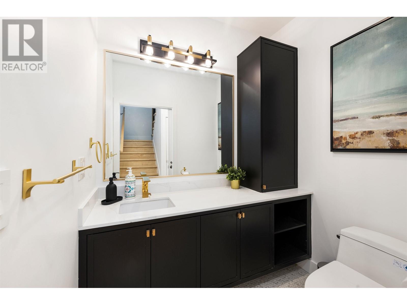 Listing Picture 10 of 27 : 1 3119 CHARLES STREET, Vancouver / 溫哥華 - 魯藝地產 Yvonne Lu Group - MLS Medallion Club Member