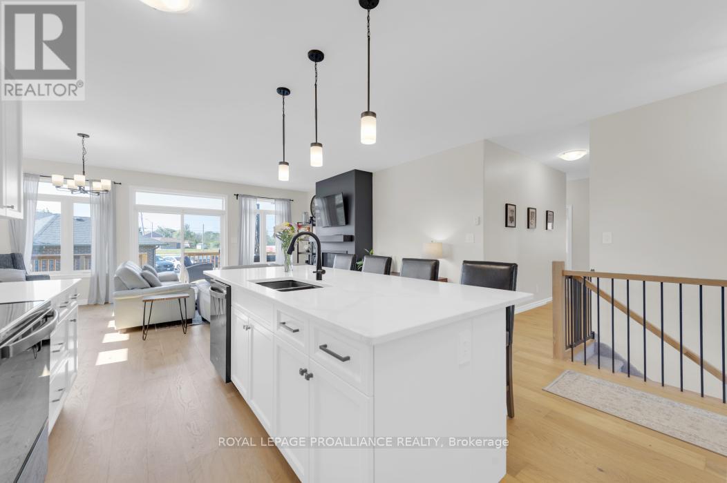 18 Athabaska Drive, Belleville, Ontario  K8N 0T2 - Photo 14 - X12011106
