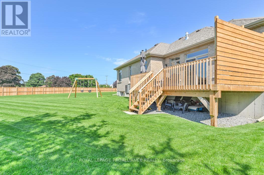 18 Athabaska Drive, Belleville, Ontario  K8N 0T2 - Photo 33 - X12011106