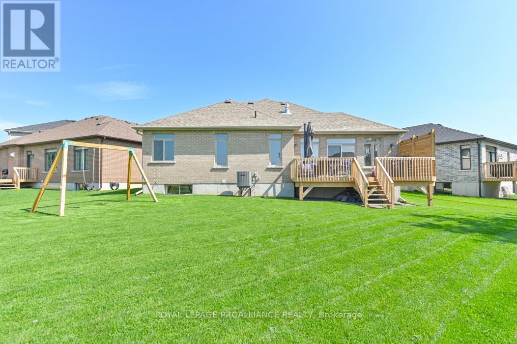 18 Athabaska Drive, Belleville, Ontario  K8N 0T2 - Photo 36 - X12011106