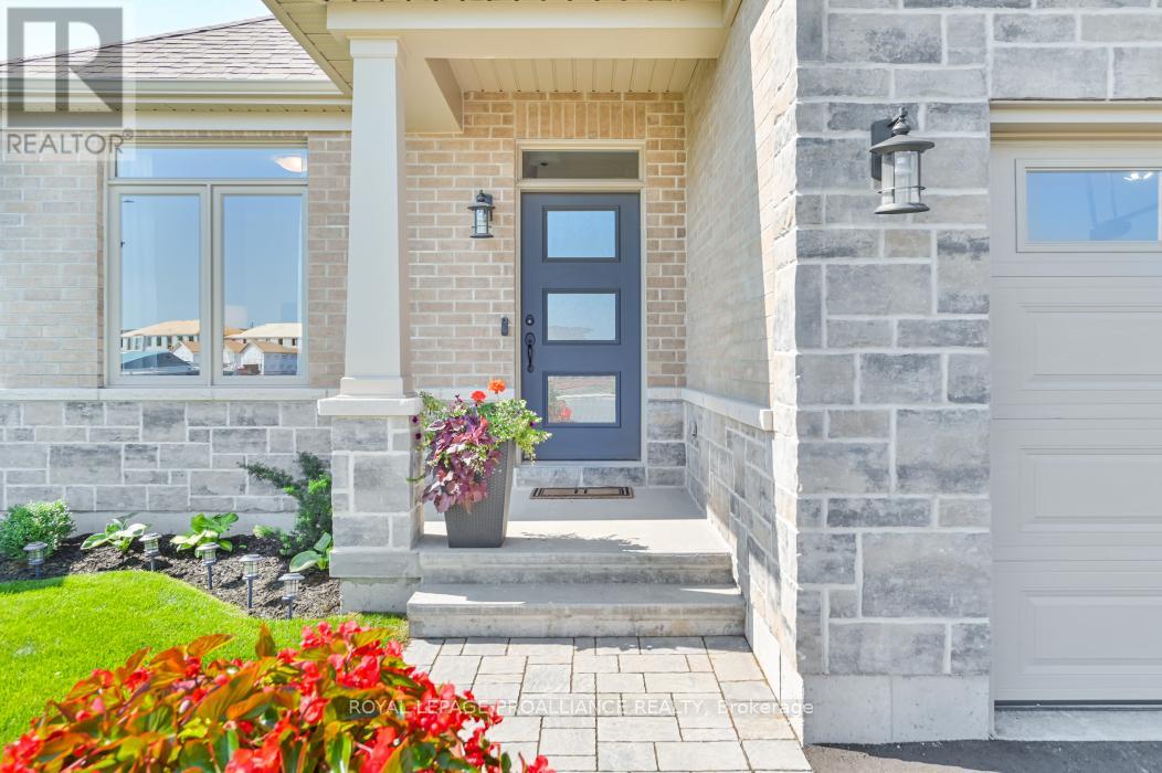 Property at 18 ATHABASKA DRIVE image 5