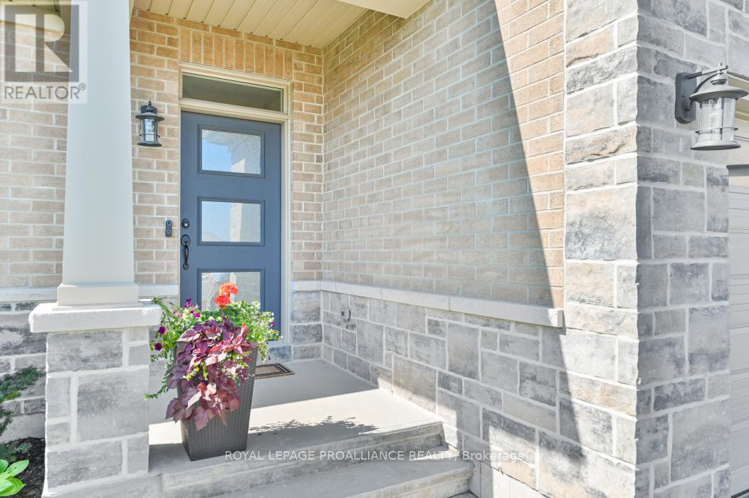 18 Athabaska Drive, Belleville, Ontario  K8N 0T2 - Photo 6 - X12011106