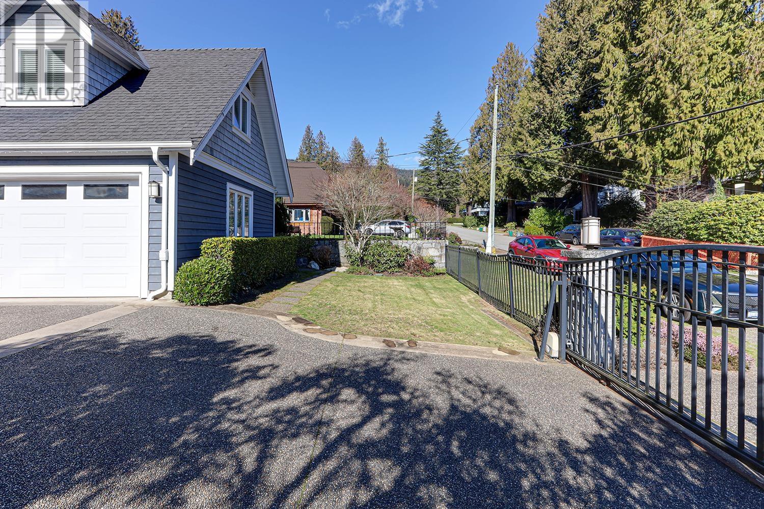 1155 Sinclair Street, West Vancouver, British Columbia  V7V 3W3 - Photo 3 - R2975542