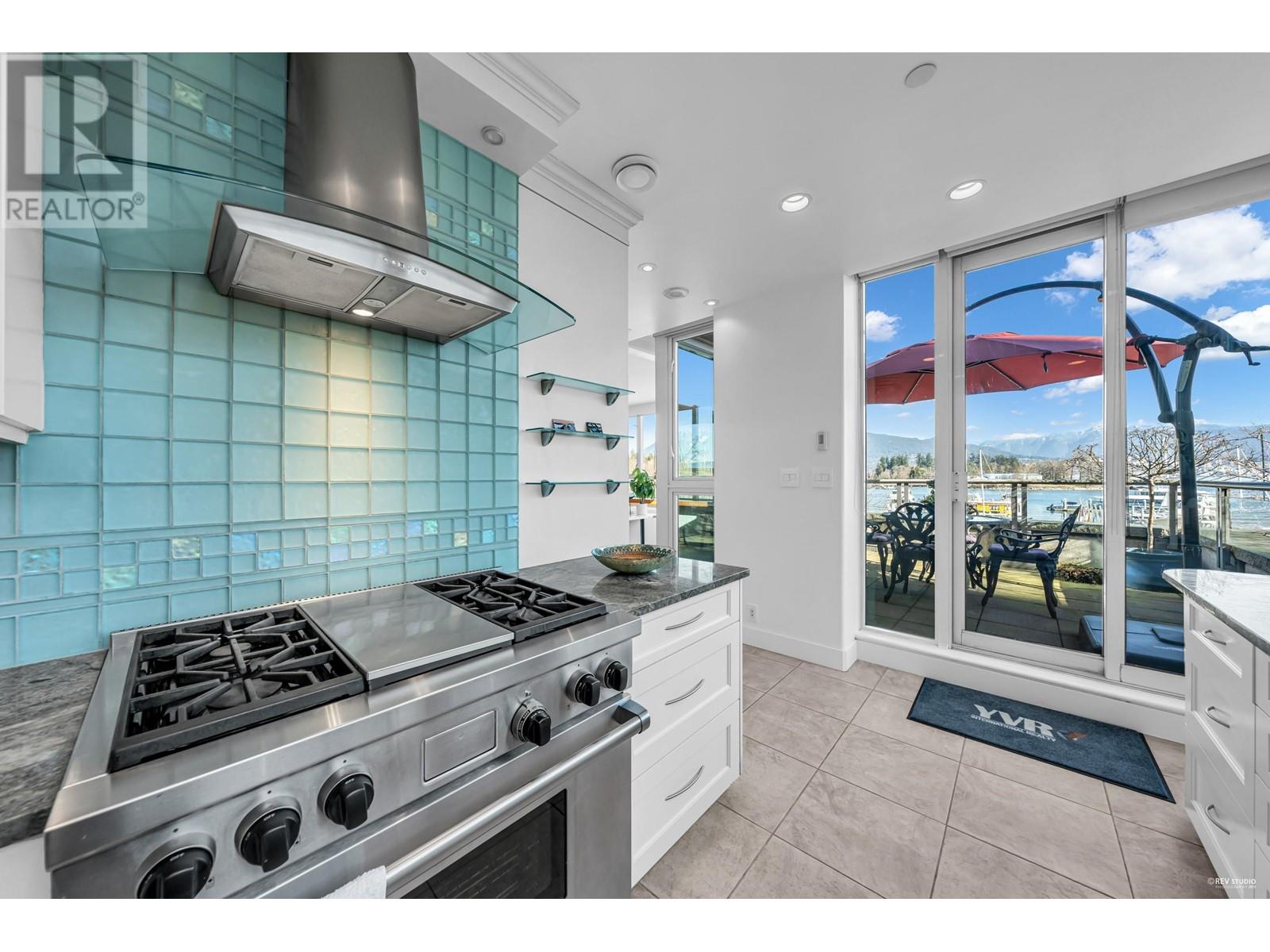 L302 1550 Coal Harbour Quay, Vancouver, British Columbia  V6G 3G1 - Photo 11 - R2954999