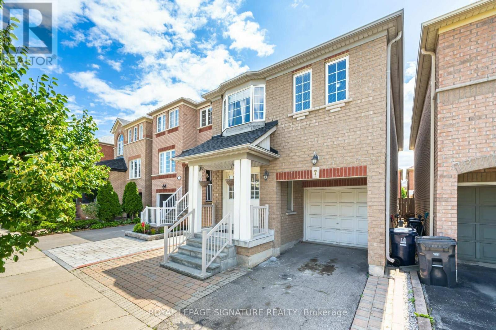 Property at 7 VIA CASSIA DRIVE image 2