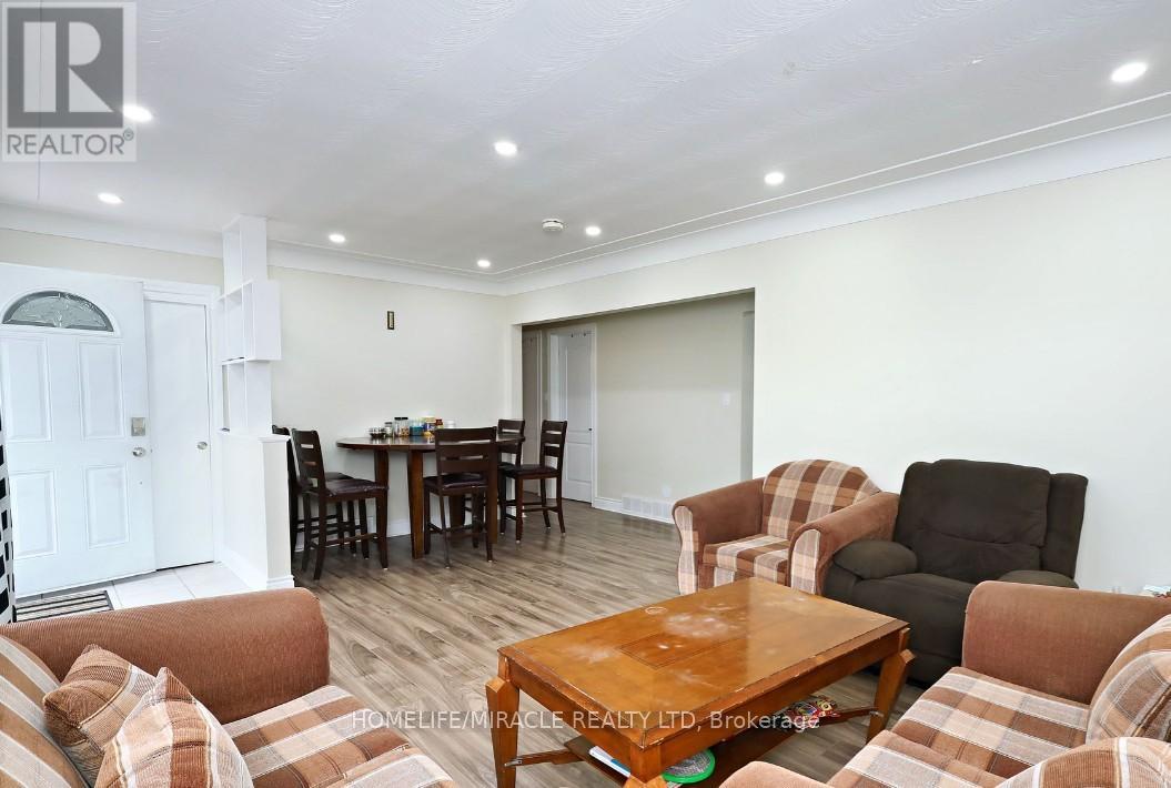 Property at 7150 DOUGLAS CRESCENT image 4
