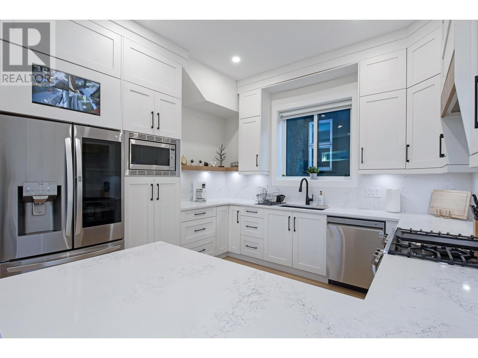 2668 E 8th Avenue, Vancouver, British Columbia  V5M 1W5 - Photo 7 - R2975636