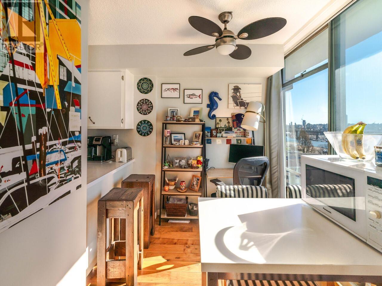 Listing Picture 13 of 21 : 1101 1534 HARWOOD STREET, Vancouver / 溫哥華 - 魯藝地產 Yvonne Lu Group - MLS Medallion Club Member