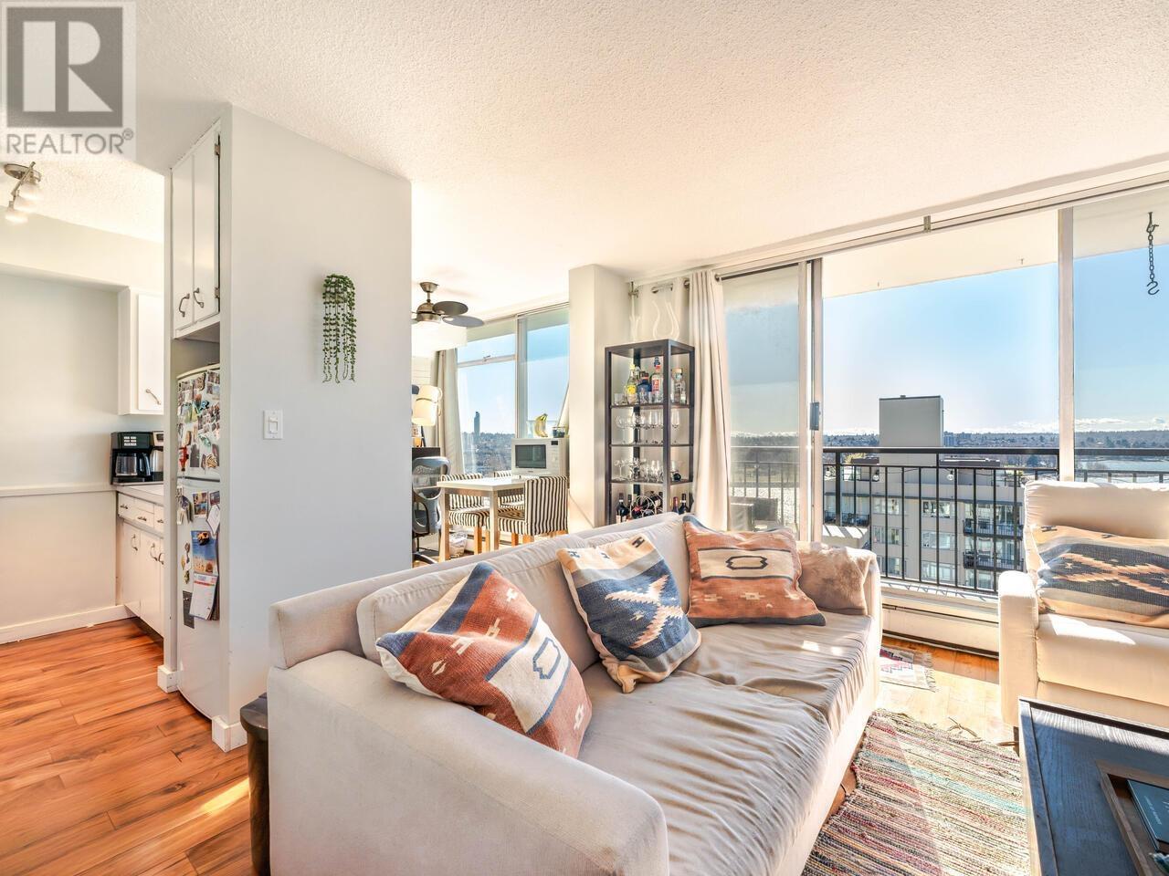 Listing Picture 4 of 21 : 1101 1534 HARWOOD STREET, Vancouver / 溫哥華 - 魯藝地產 Yvonne Lu Group - MLS Medallion Club Member