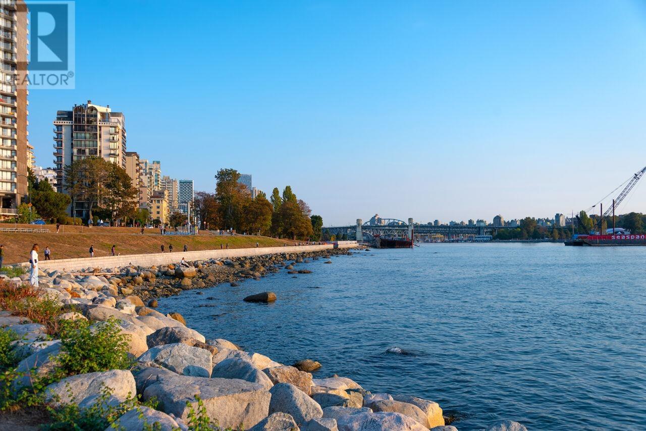 Listing Picture 36 of 40 : 402 1419 BEACH AVENUE, Vancouver / 溫哥華 - 魯藝地產 Yvonne Lu Group - MLS Medallion Club Member