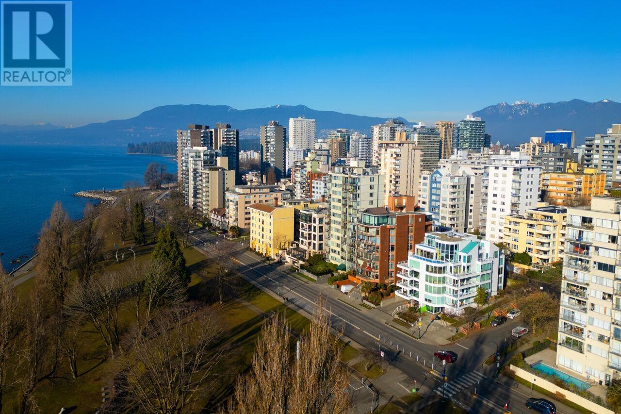 Listing Picture 4 of 40 : 402 1419 BEACH AVENUE, Vancouver / 溫哥華 - 魯藝地產 Yvonne Lu Group - MLS Medallion Club Member
