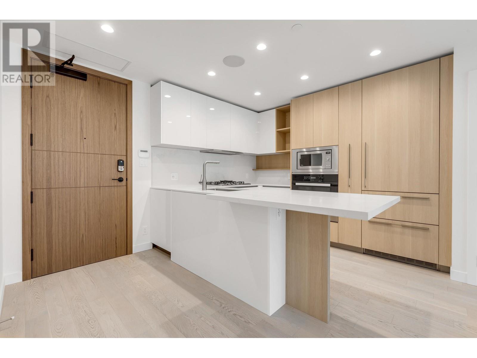 Listing Picture 2 of 39 : 605 6811 PEARSON WAY, Richmond / 烈治文 - 魯藝地產 Yvonne Lu Group - MLS Medallion Club Member