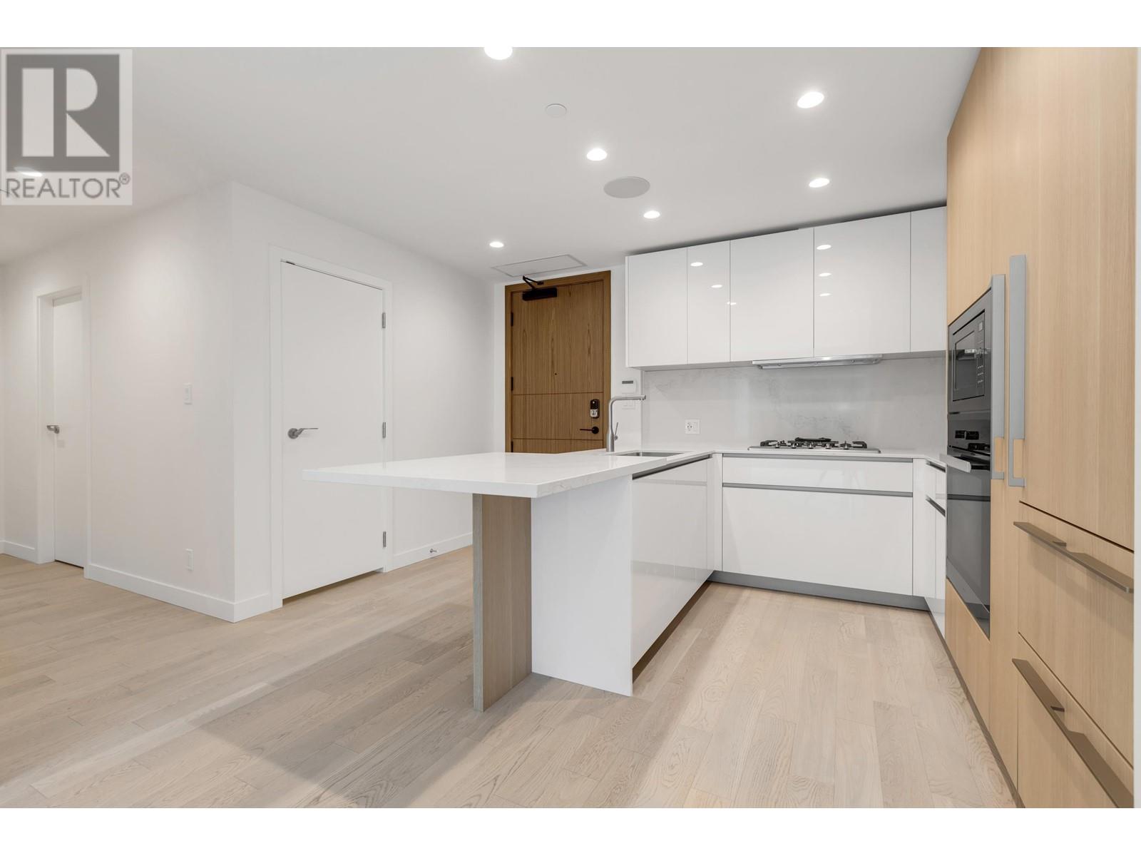 Listing Picture 3 of 39 : 605 6811 PEARSON WAY, Richmond / 烈治文 - 魯藝地產 Yvonne Lu Group - MLS Medallion Club Member