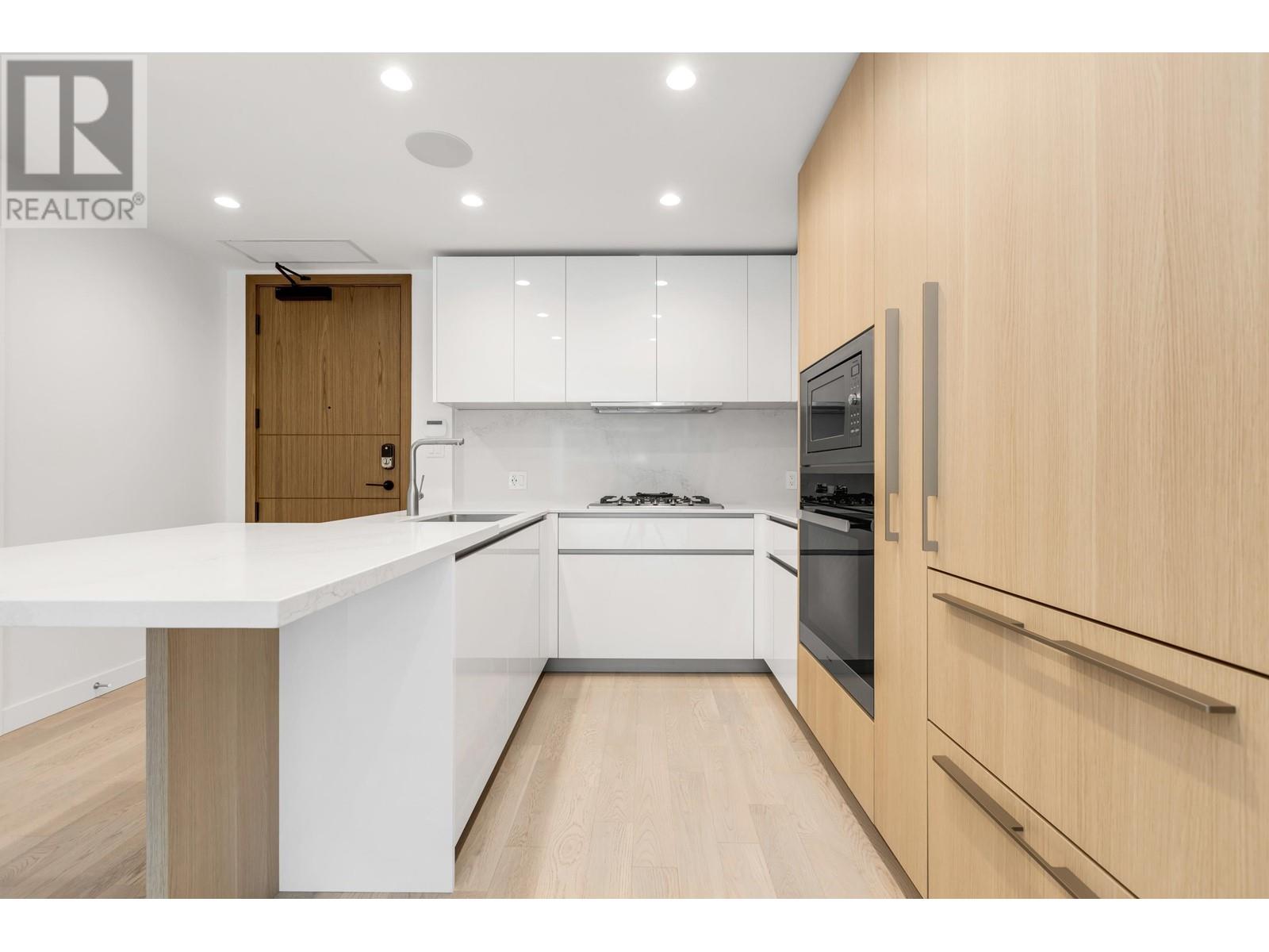 Listing Picture 4 of 39 : 605 6811 PEARSON WAY, Richmond / 烈治文 - 魯藝地產 Yvonne Lu Group - MLS Medallion Club Member