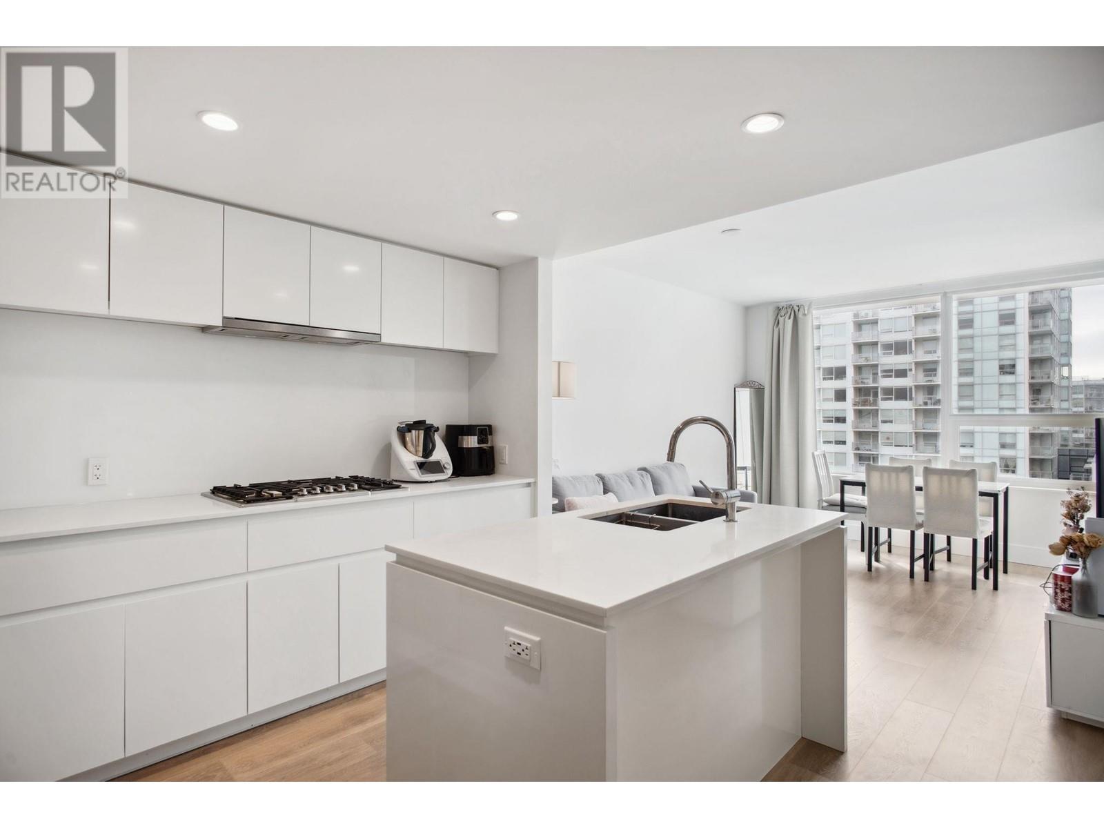 Listing Picture 11 of 40 : 806 6900 PEARSON WAY, Richmond / 烈治文 - 魯藝地產 Yvonne Lu Group - MLS Medallion Club Member