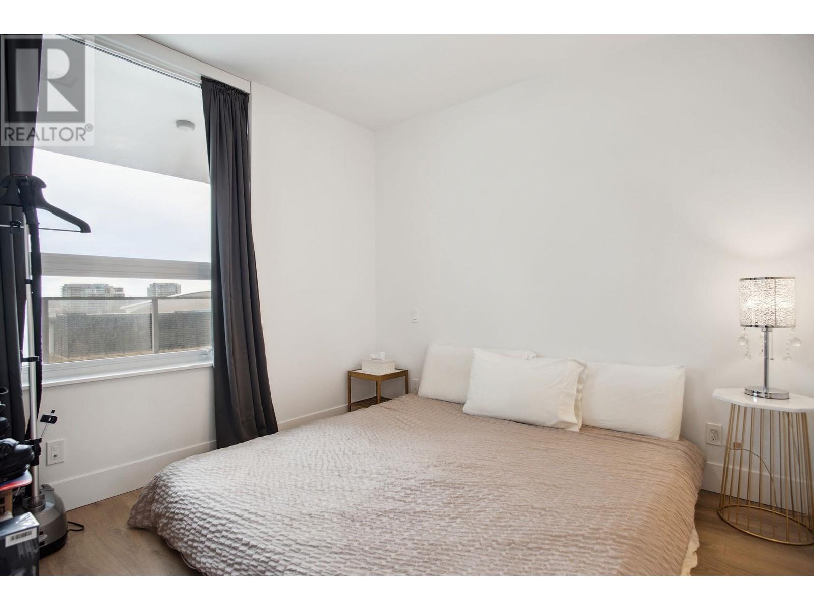 Listing Picture 13 of 40 : 806 6900 PEARSON WAY, Richmond / 烈治文 - 魯藝地產 Yvonne Lu Group - MLS Medallion Club Member