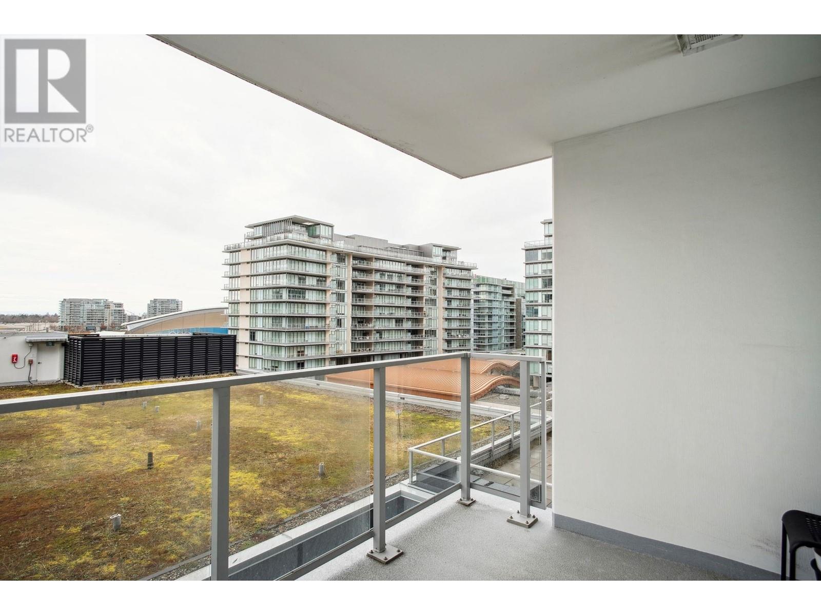 Listing Picture 17 of 40 : 806 6900 PEARSON WAY, Richmond / 烈治文 - 魯藝地產 Yvonne Lu Group - MLS Medallion Club Member