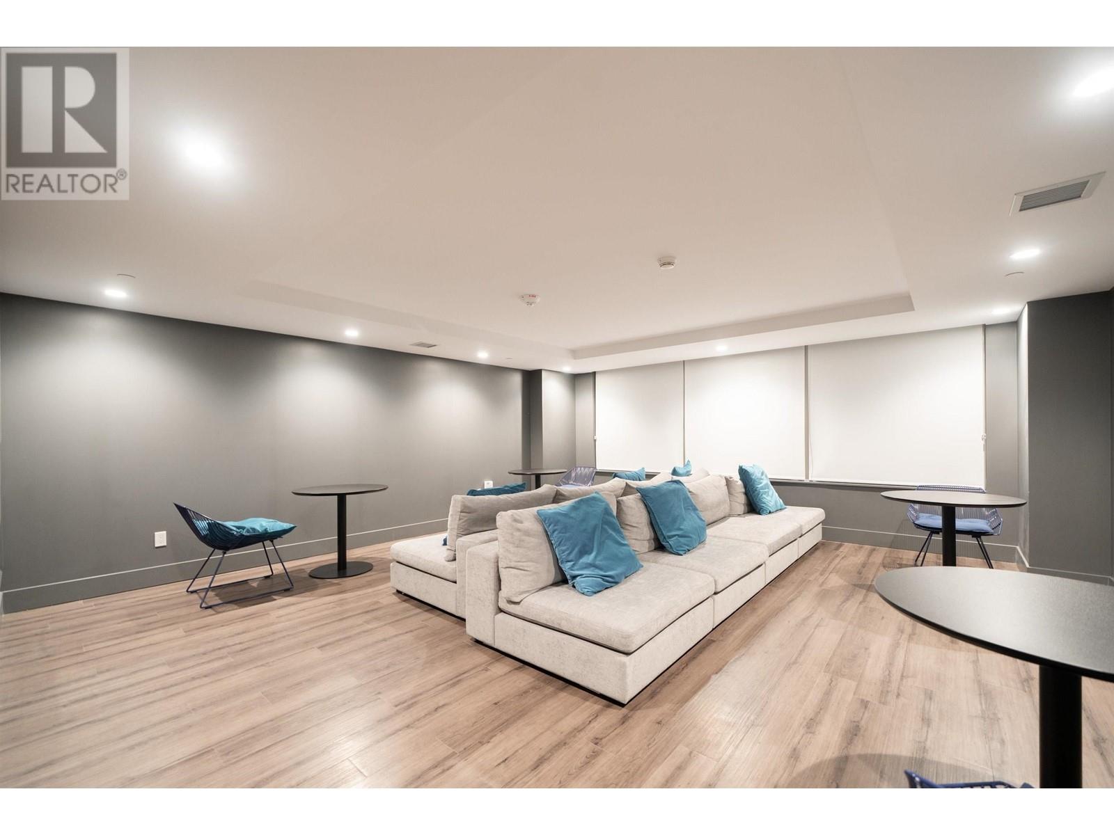 Listing Picture 28 of 40 : 806 6900 PEARSON WAY, Richmond / 烈治文 - 魯藝地產 Yvonne Lu Group - MLS Medallion Club Member