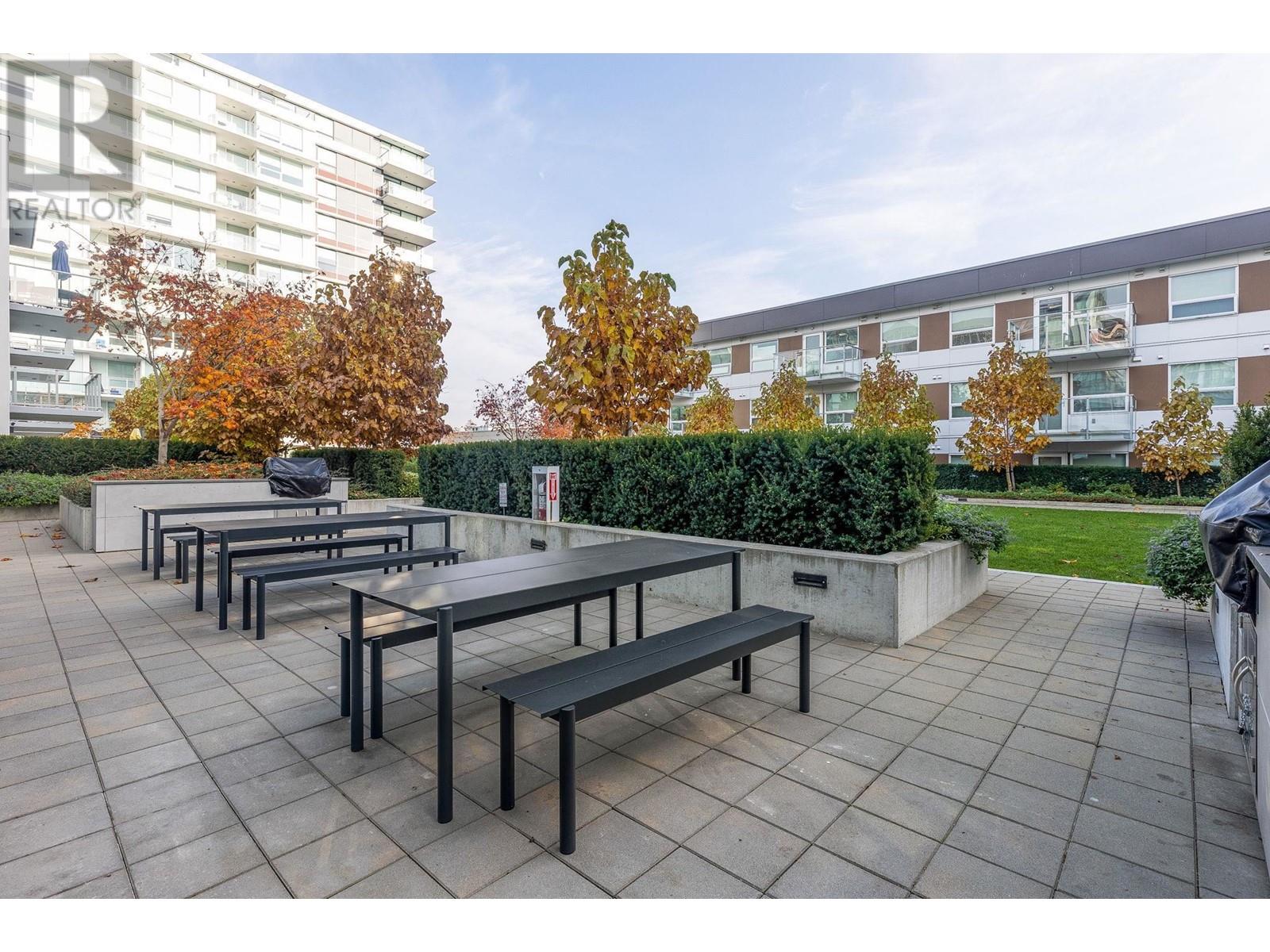 Listing Picture 32 of 40 : 806 6900 PEARSON WAY, Richmond / 烈治文 - 魯藝地產 Yvonne Lu Group - MLS Medallion Club Member