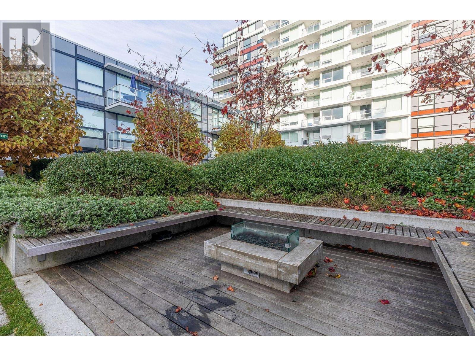 Listing Picture 35 of 40 : 806 6900 PEARSON WAY, Richmond / 烈治文 - 魯藝地產 Yvonne Lu Group - MLS Medallion Club Member