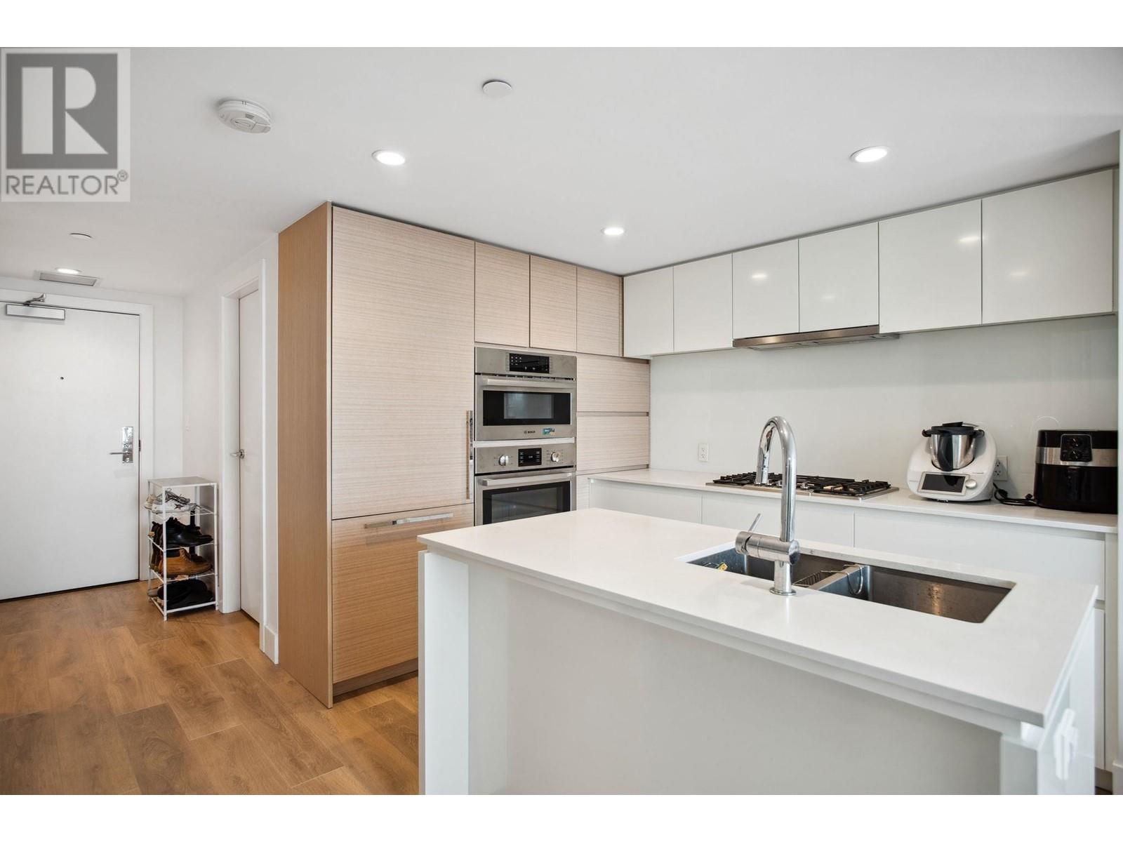 Listing Picture 9 of 40 : 806 6900 PEARSON WAY, Richmond / 烈治文 - 魯藝地產 Yvonne Lu Group - MLS Medallion Club Member