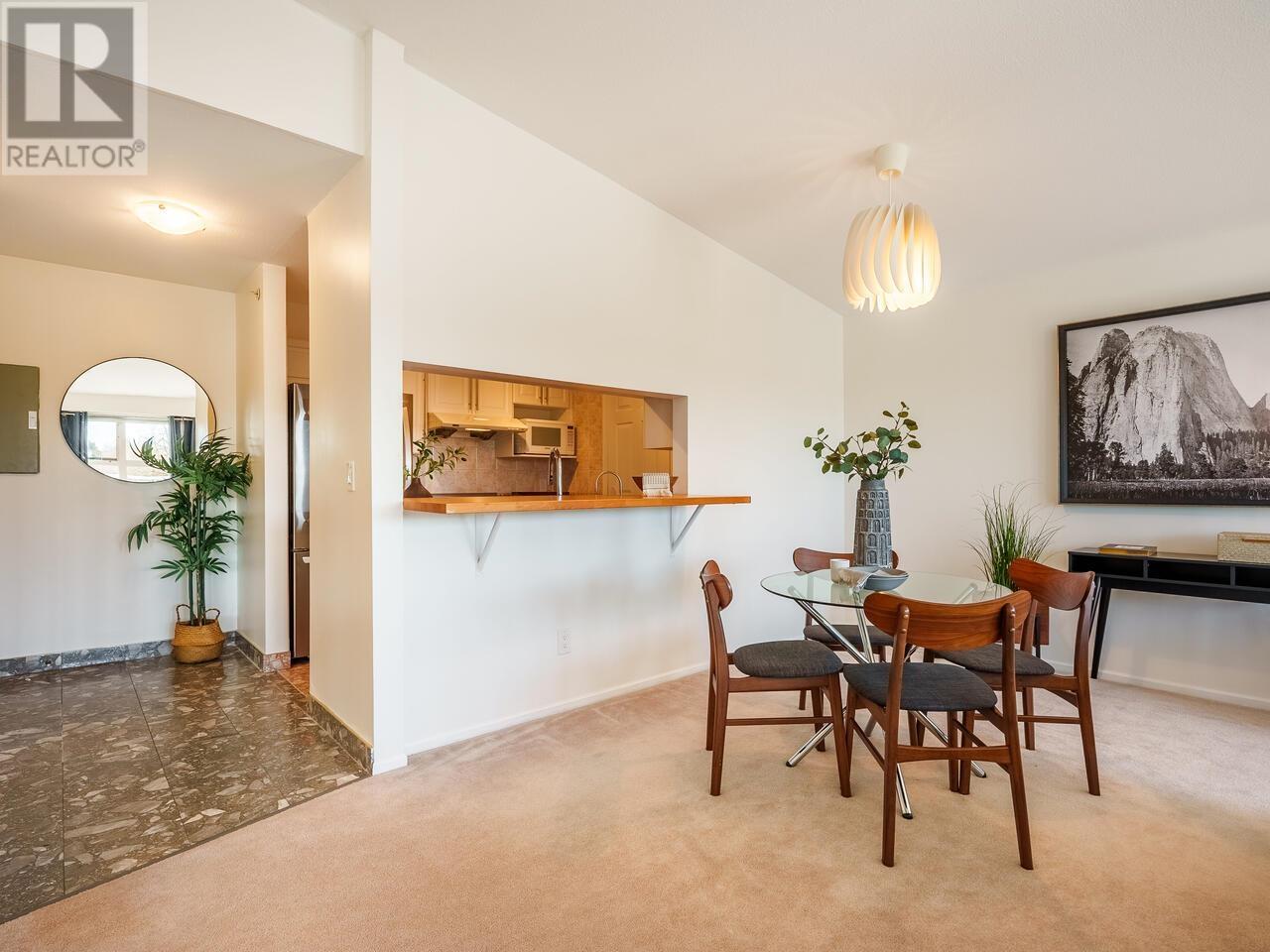 Listing Picture 11 of 21 : 405 2965 HORLEY STREET, Vancouver / 溫哥華 - 魯藝地產 Yvonne Lu Group - MLS Medallion Club Member