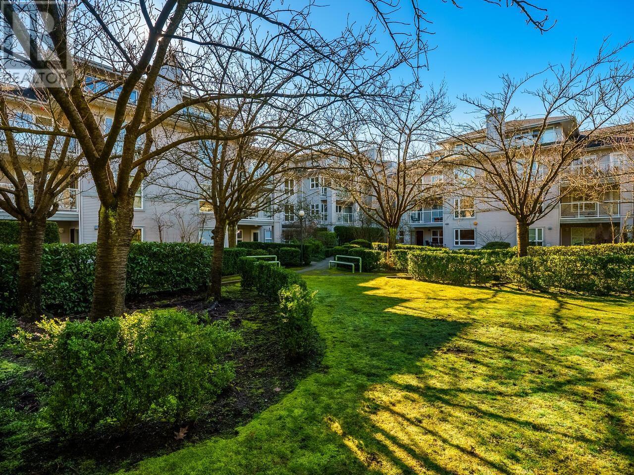 Listing Picture 19 of 21 : 405 2965 HORLEY STREET, Vancouver / 溫哥華 - 魯藝地產 Yvonne Lu Group - MLS Medallion Club Member