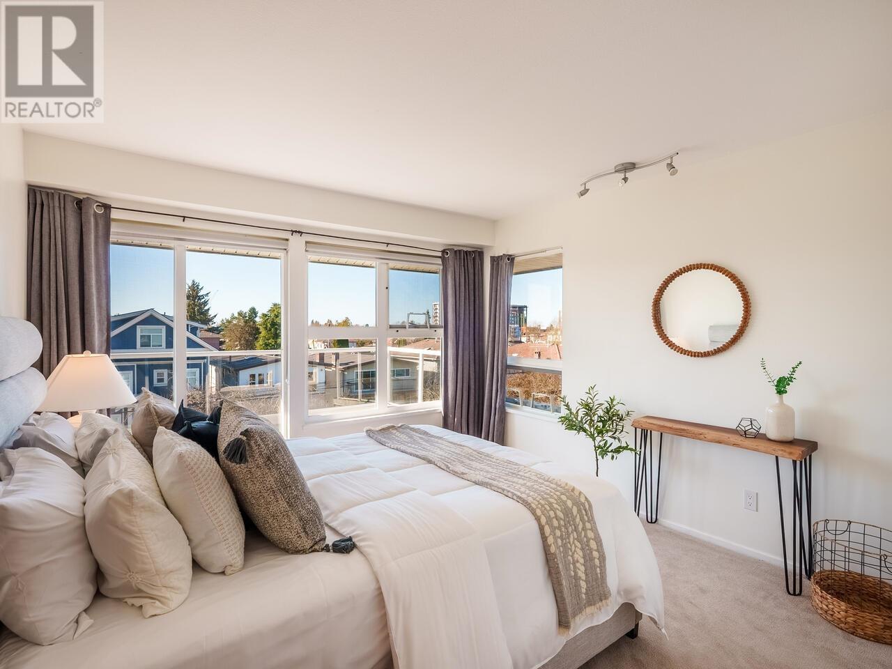 Listing Picture 4 of 21 : 405 2965 HORLEY STREET, Vancouver / 溫哥華 - 魯藝地產 Yvonne Lu Group - MLS Medallion Club Member