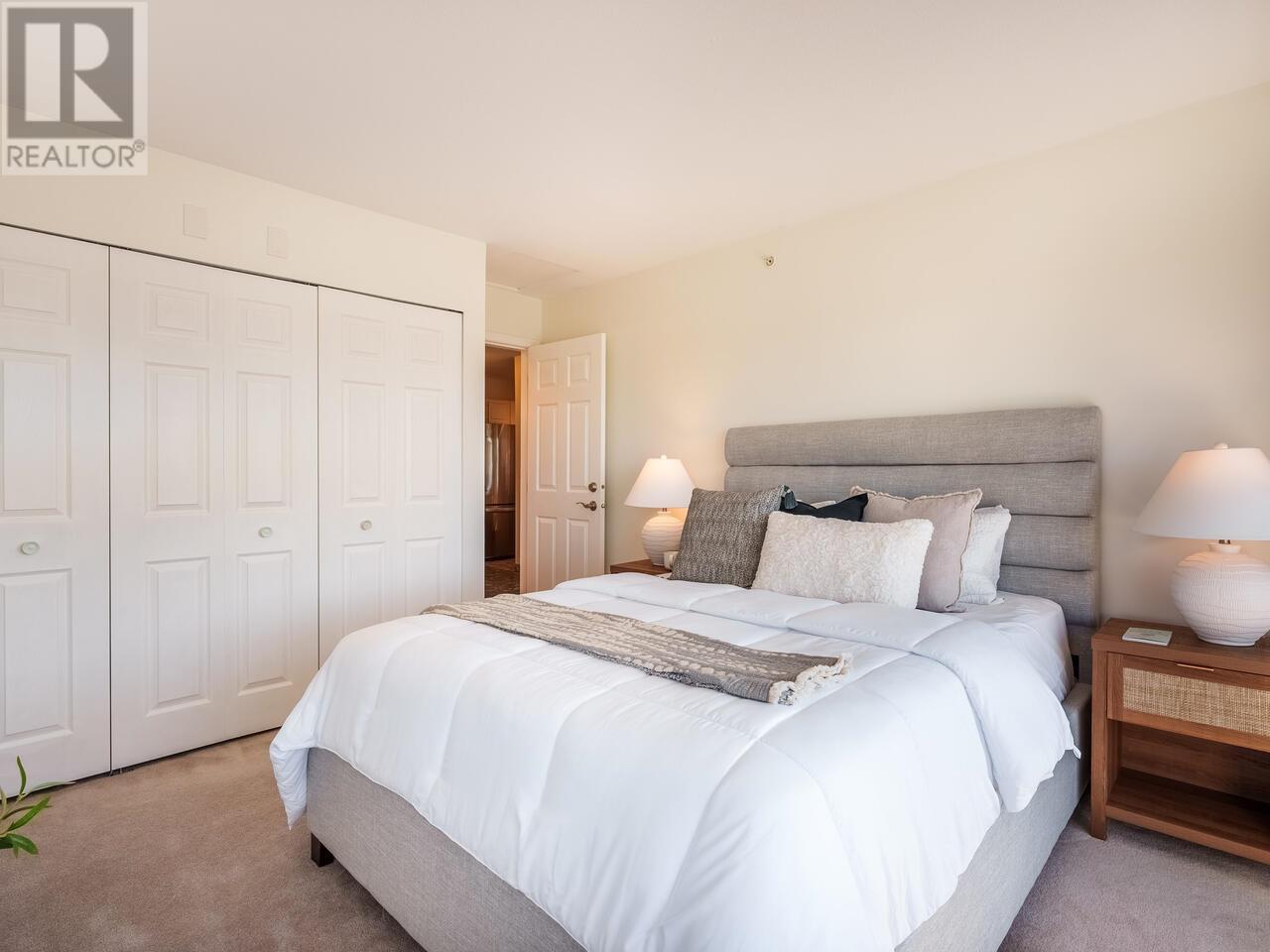 Listing Picture 5 of 21 : 405 2965 HORLEY STREET, Vancouver / 溫哥華 - 魯藝地產 Yvonne Lu Group - MLS Medallion Club Member